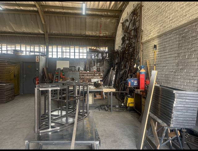 150M² WAREHOUSE FOR SALE IN ISANDO